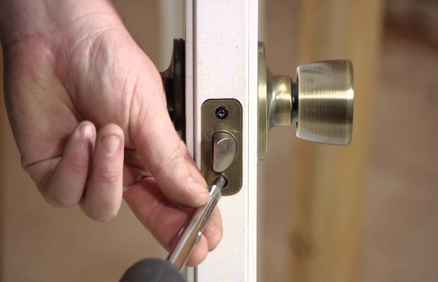 Why Hire a Certified and Professional Locksmith Company